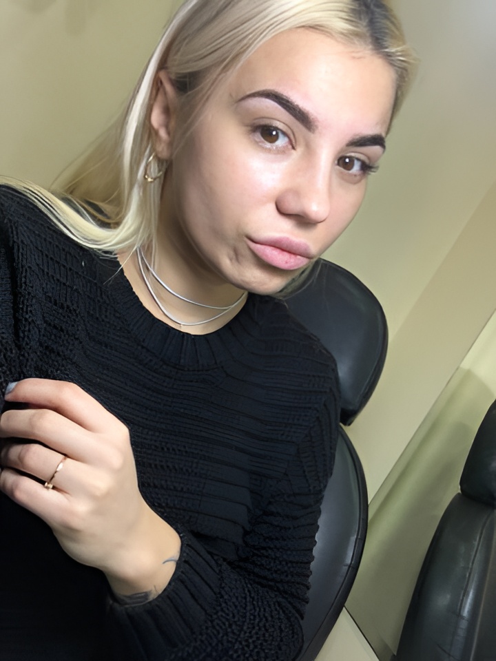 Арина привлекальеная девушка из Горбатов цена от 4000 руб