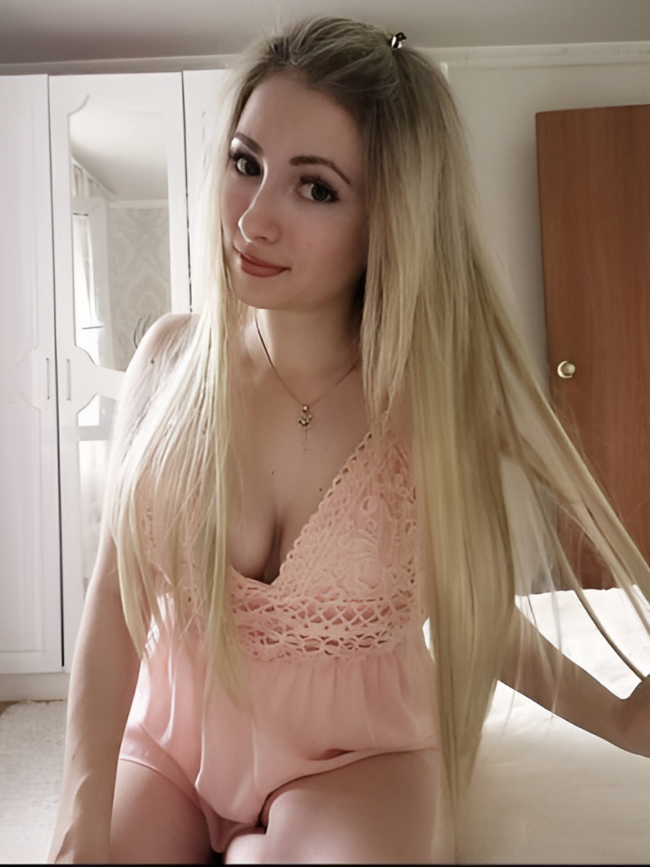 Искра привлекальеная девушка из Горбатов цена от 10000 руб