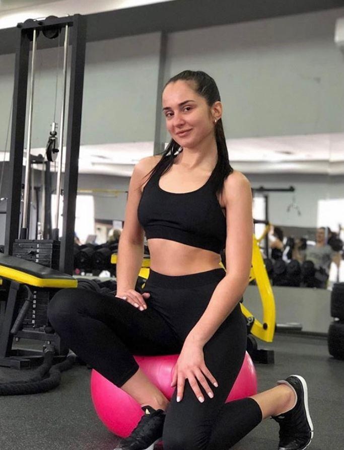 🎥 Наденька привлекальеная девушка из Горбатов цена от 5000 руб