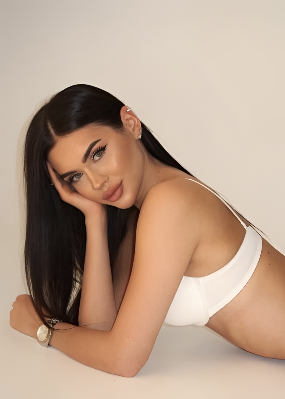 Индивидуалка МАЛЛИНА, доступна для личного знакомства от 18000 руб