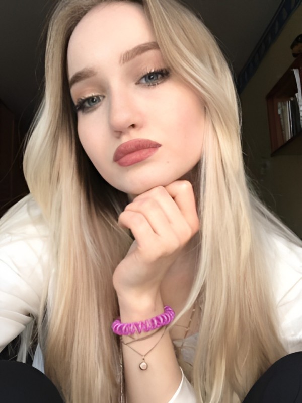 Викуля привлекательная девушка из Горбатов цена от 2000 руб