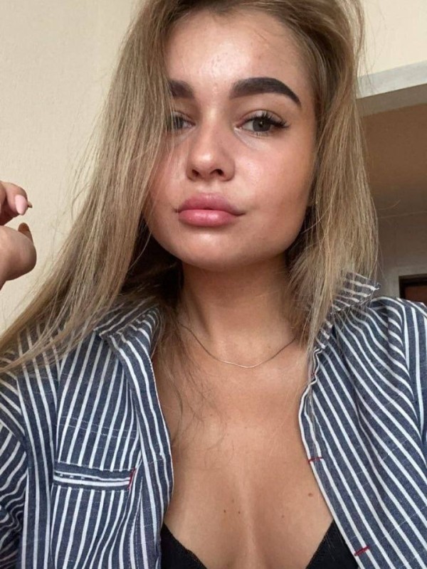 Аманда привлекательная девушка из Горбатов цена от 3500 руб